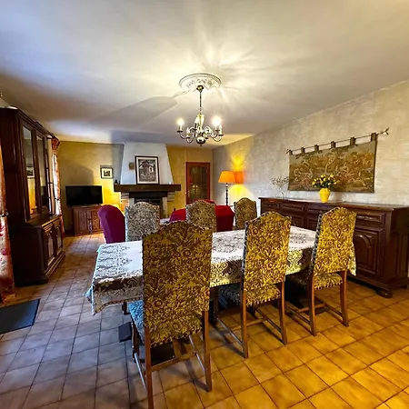 Maison Dans La Foret * Гюжан-Местрас